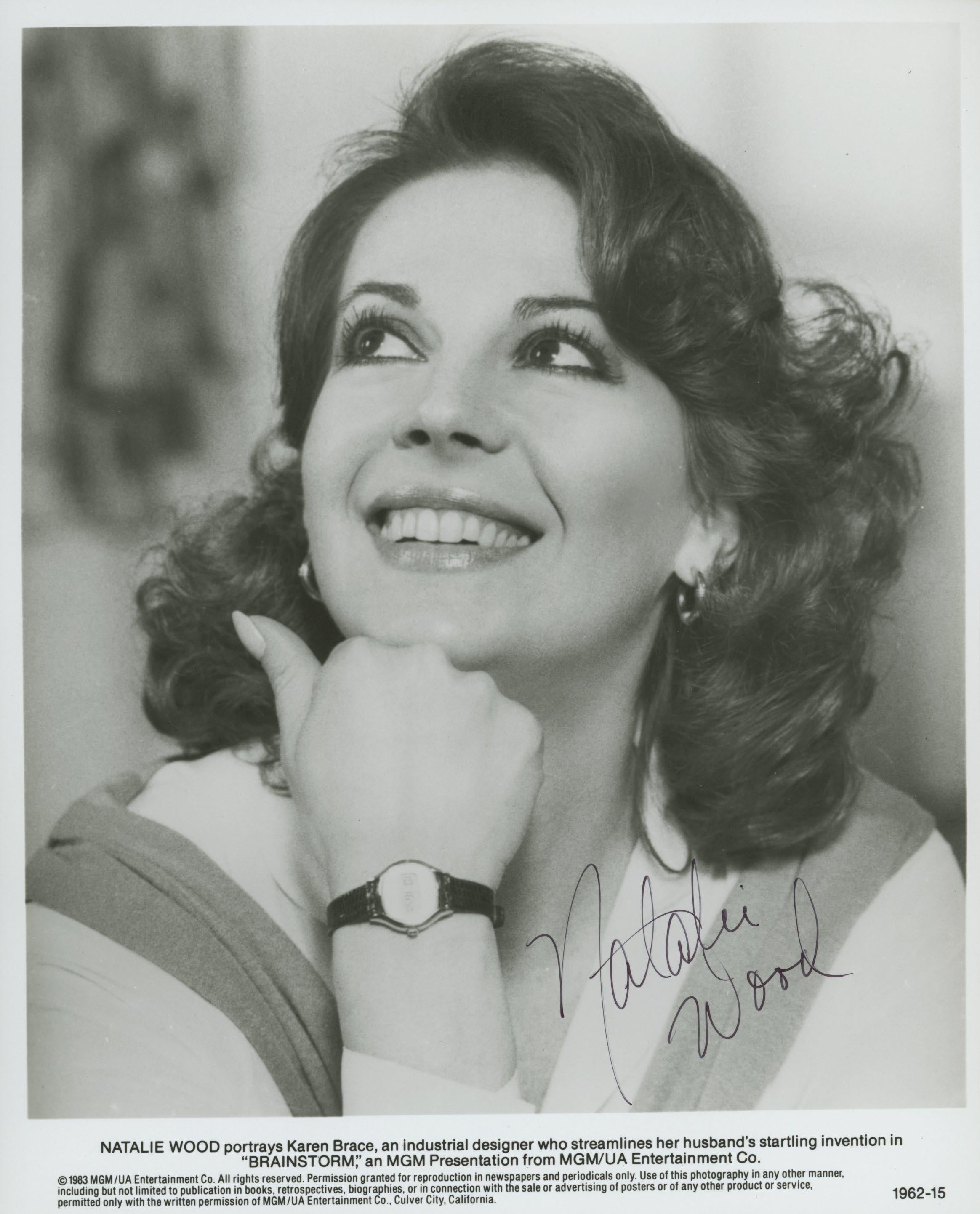 Natalie Wood signed movie photo. GFA Authenticated