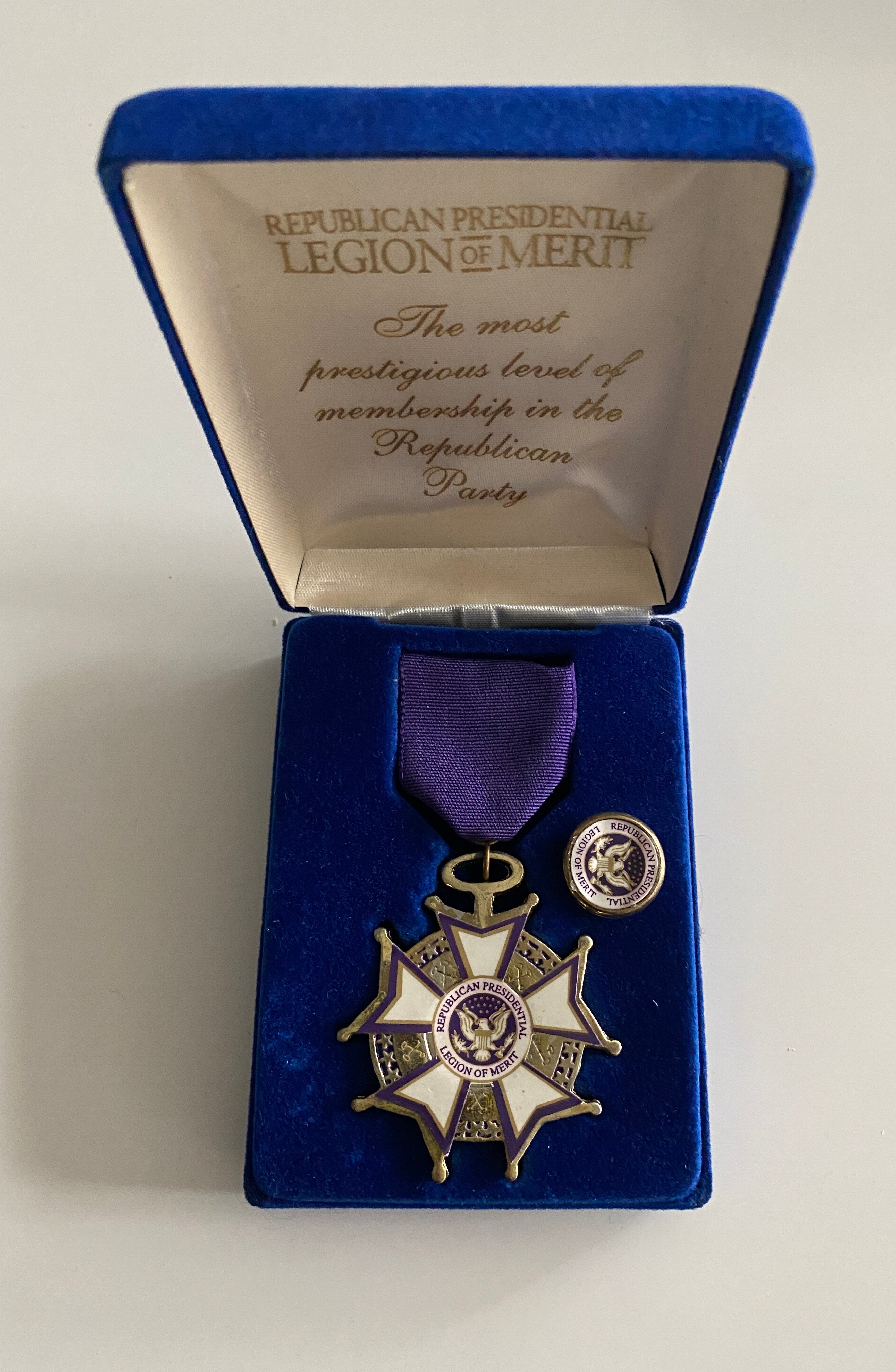 Republican Presidential Legion of Merit ribbon medal and lapel pin